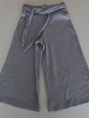 Girls Cropped Pants Size 8-9 Yrs